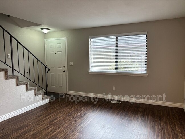 Building Photo - 614 E Pennsylvania St