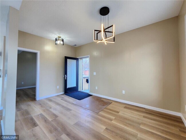Foto del edificio - 1039 Payne Ave