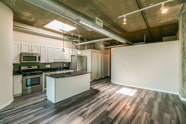 Cocina / Comedor_2 - 100 W 5th St