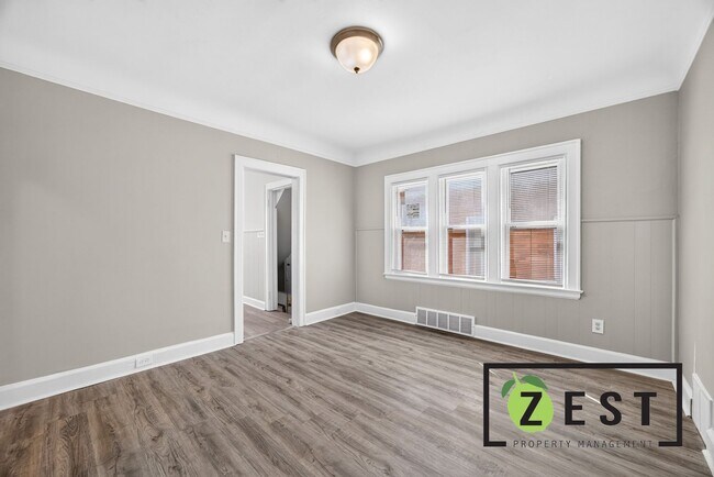 Building Photo - 15494 Bringard Dr