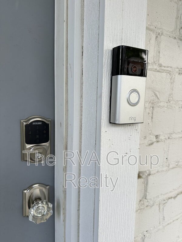Building Photo - 2617 Parkwood Ave