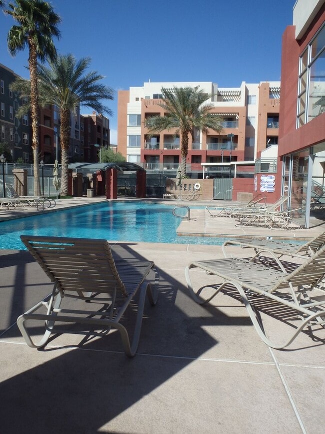 Building Photo - 2 Bedroom recently painted 2nd Floor Condo...