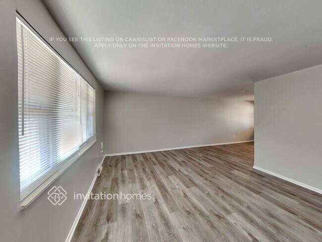 Foto del edificio - 7113 W Hinsdale Dr