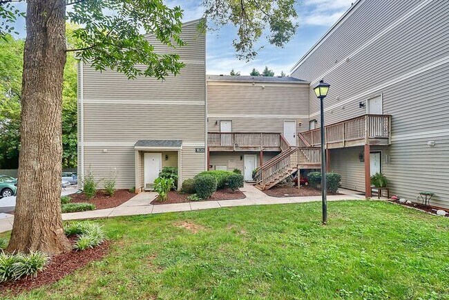 Foto del edificio - Location! Location! Location! 1bd/1ba in S...