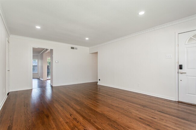 Building Photo - 6737 Lakefair Cir