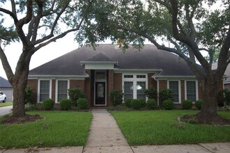 Building Photo - 1839 Lakewinds Dr