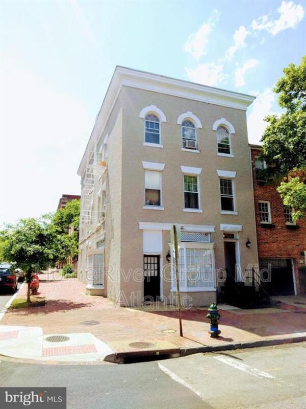 Building Photo - 1300 35th St NW