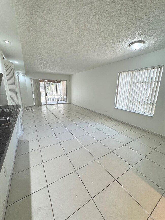 Foto del edificio - 9500 SW 140th Ct