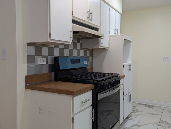 Building Photo - 94 Jf Kennedy Blvd