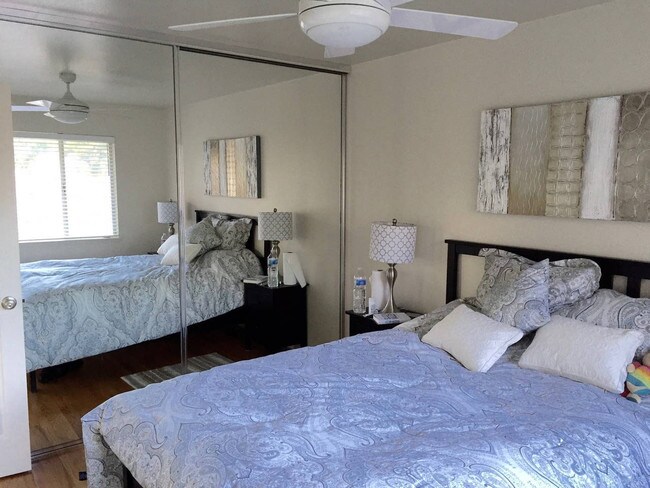 Foto del edificio - 734 Live Oak Ave