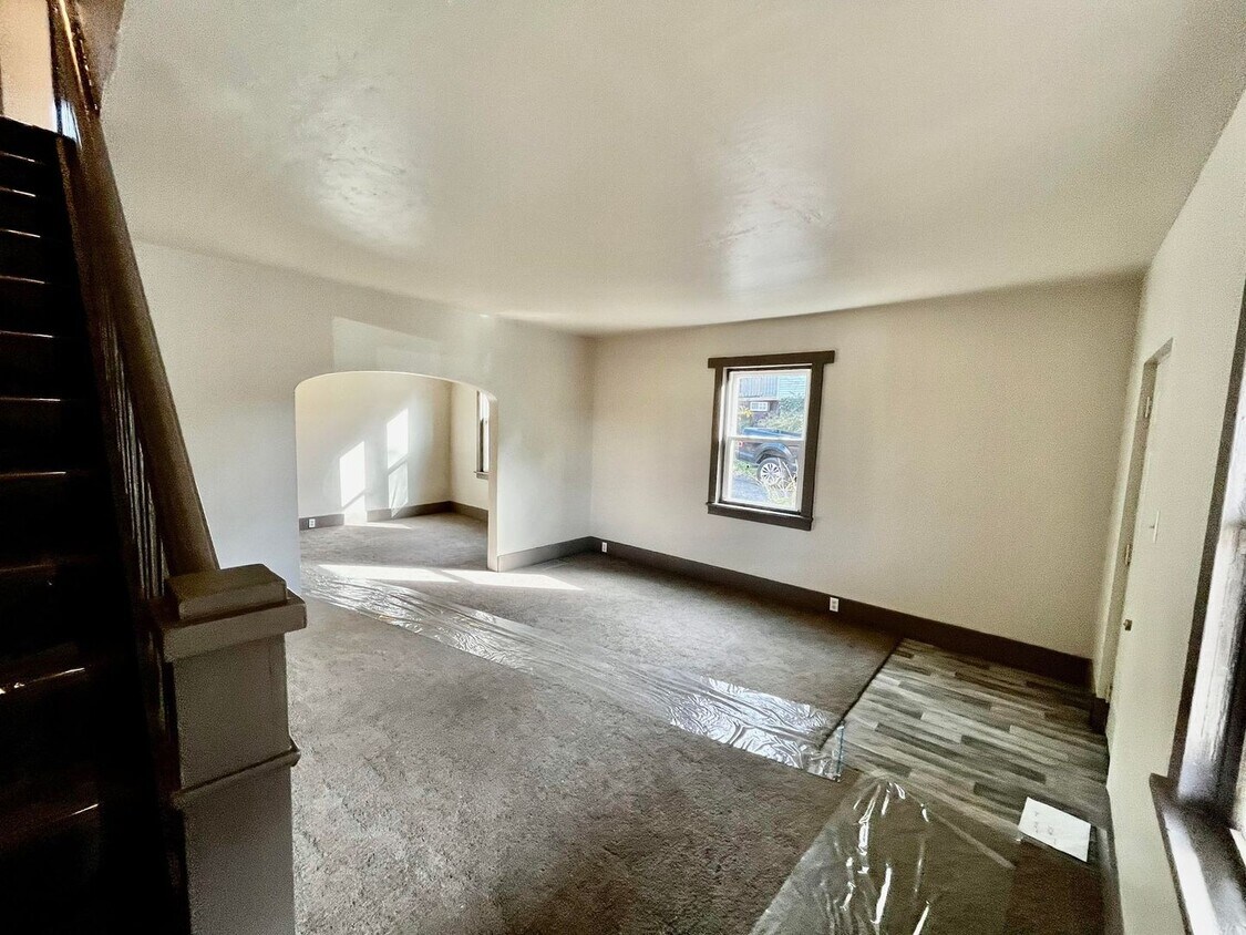 3 Bedroom UPDATED FOR LEASE House Rental in Butler, PA