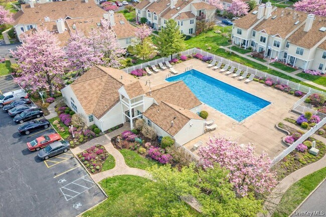 Foto del edificio - 2314 Whispering Hills Dr