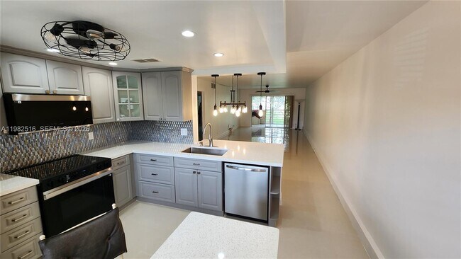 Foto del edificio - 2403 Antigua Cir