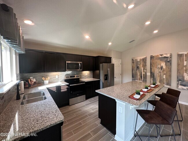 Foto del edificio - 2154 Hudson Grove Dr