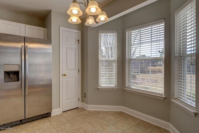 Building Photo - 3904 Claymore Dr