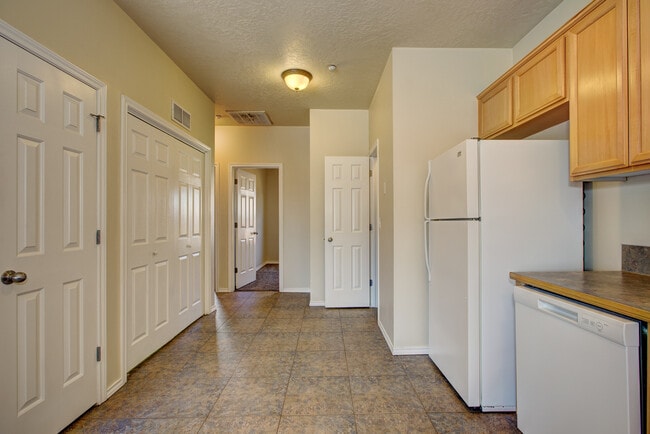 Building Photo - 727 Stampede Dr