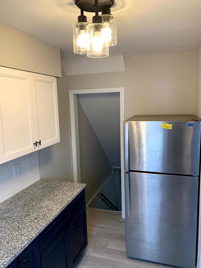 Building Photo - 2 Bedroom 2 Bathroom Home