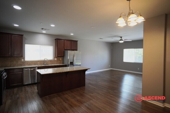 Foto del edificio - Beautiful 4 Bedroom SW Home Close to Freeway!