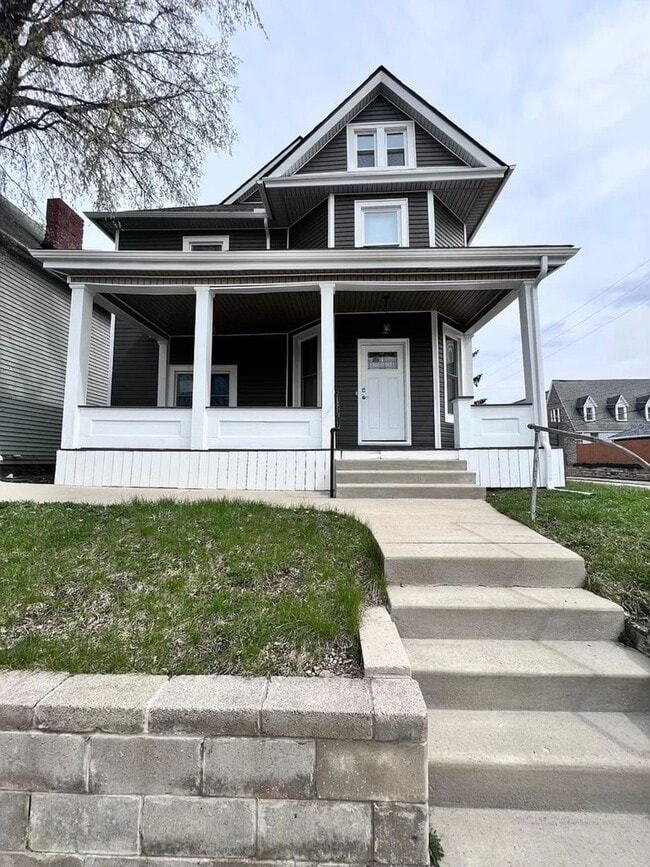 Building Photo - 166-170-170 Dakota Ave