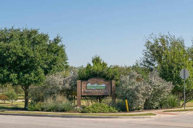 Foto del edificio - 14116 Harris Ridge Blvd