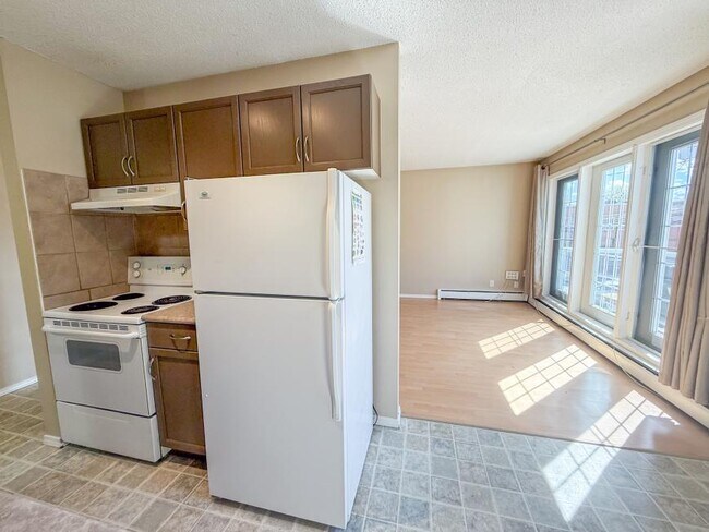 Building Photo - 2.0 bedroom in Edmonton Alberta T6E 2E6