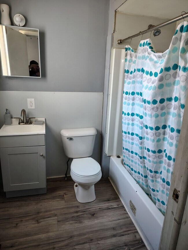 Foto del edificio - 1100 S 13th St