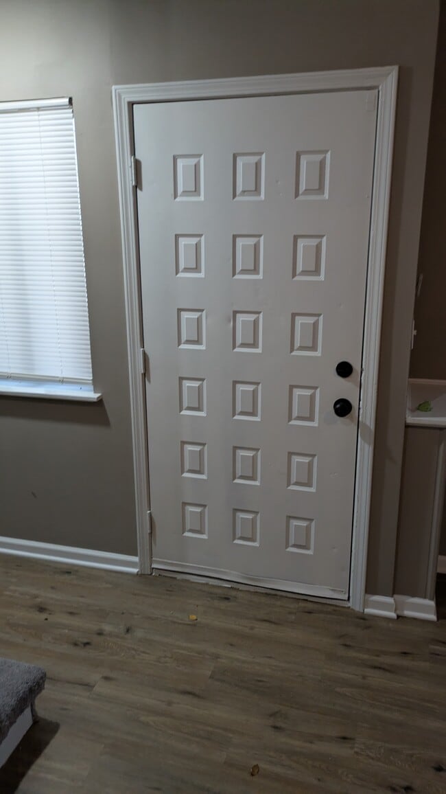 Building Photo - 10171 Haskins St