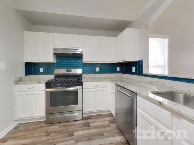 Foto del edificio - 7205 Brittany Way