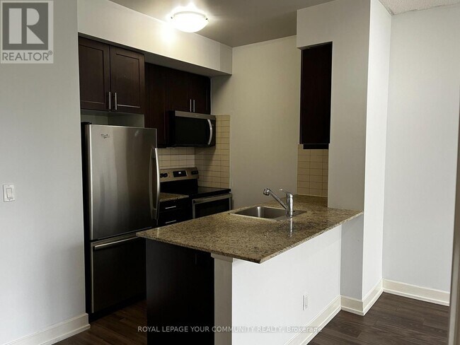 Photo du bâtiment - 6 Eva Rd