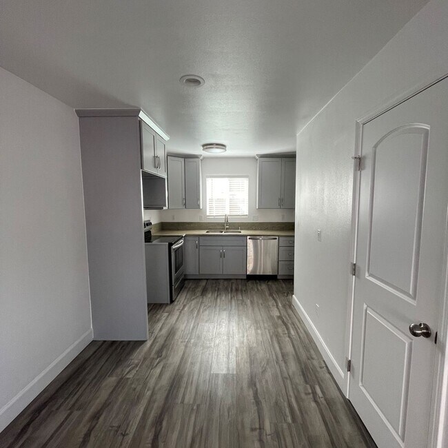 Foto del edificio - Beautiful appartment, 2/1.5 with AC  & Pri...