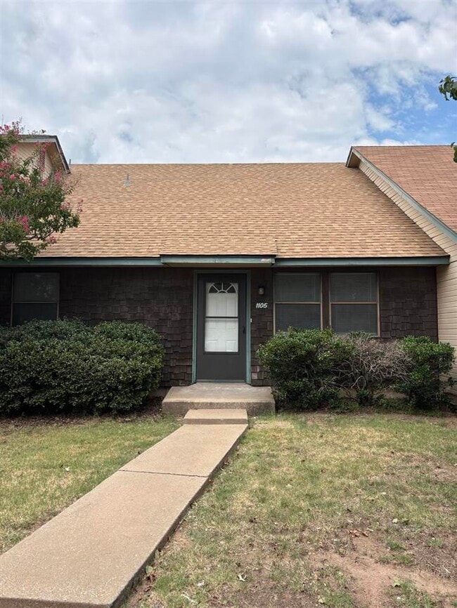 Building Photo - 1105 NW 52nd Cir