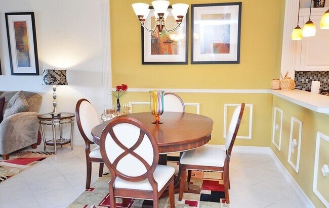 Foto del edificio - ** STUNNING LAKE VIEW ** 2/2 TOP FLOOR CONDO AT BLUE HERON ** GORGEOUS CONDO AVAILABLE FOR A LONG...