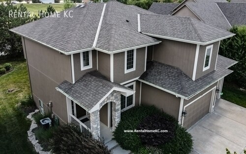 Building Photo - Fabulous 2-story w/Fin Bsmt in Blue Valley...
