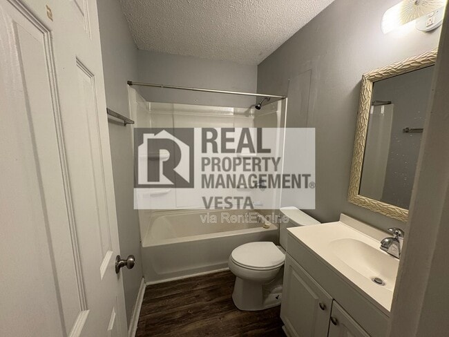 Building Photo - 131 Wall St