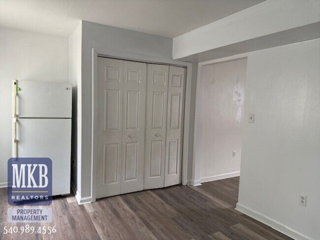 Foto del edificio - 2 bedroom 1 Bath Duplex