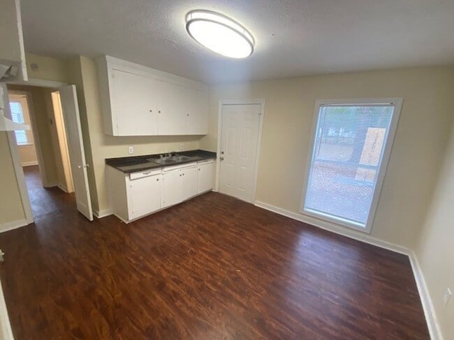 Photo - Newly renovated Home in Broadmor!