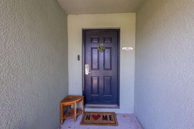 Foto del edificio - 633 Chatham Walk Dr