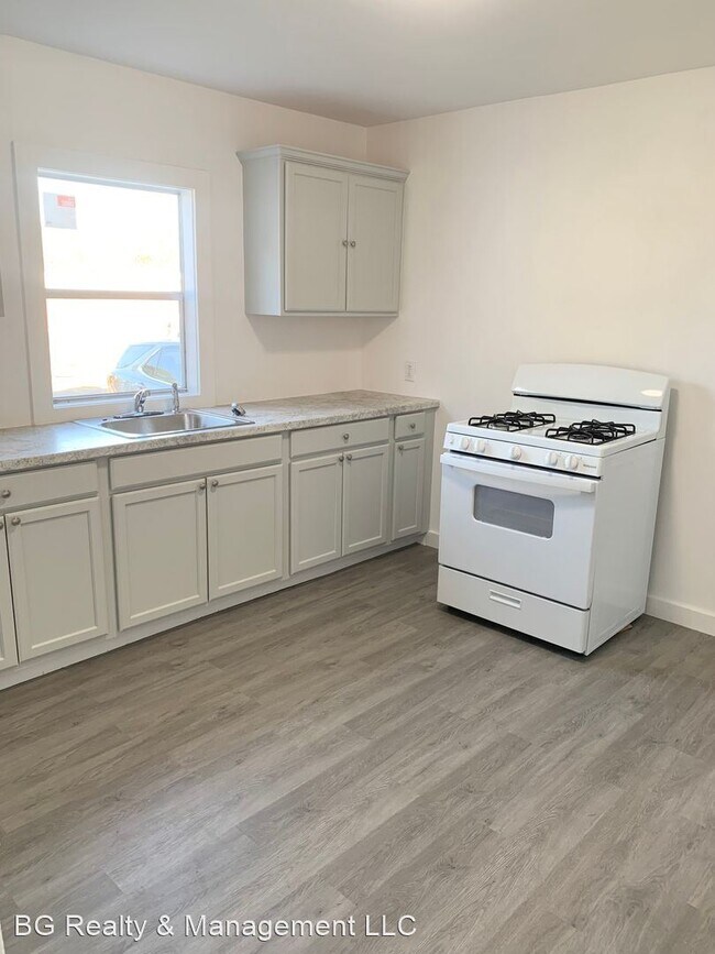 Building Photo - 2 br, 1 bath House - 301 Clifford Road