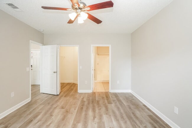 Foto del edificio - 627 Cotulla Dr