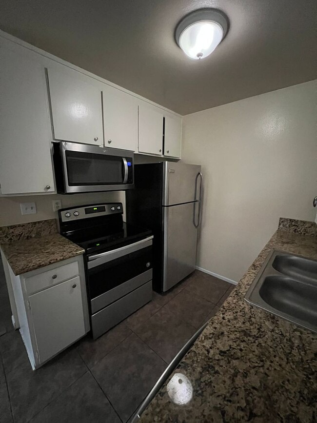 Foto del edificio - 2 Bedroom/ 2 Bath upstairs unit located in Long Beach!