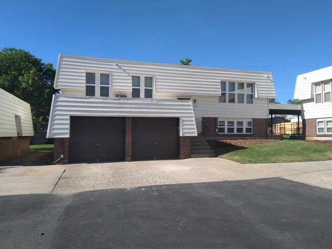 Duplex living - more privacy less noise! - 8848 W Jewell Ave