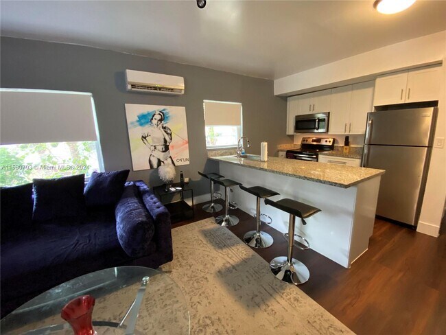 Foto del edificio - 274 NW 32nd St