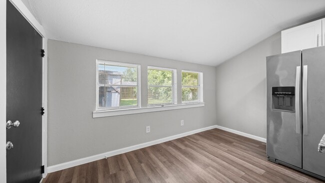 Building Photo - 5242 Greylog Dr