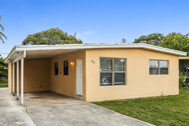 Foto del edificio - 550 NW 29th Terrace