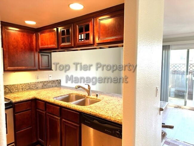 Foto del edificio - **Remodeled 2 bed / 2 bath Condo in Privat...