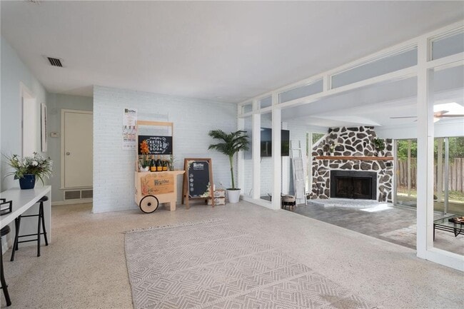 Building Photo - 729 NW 34th St