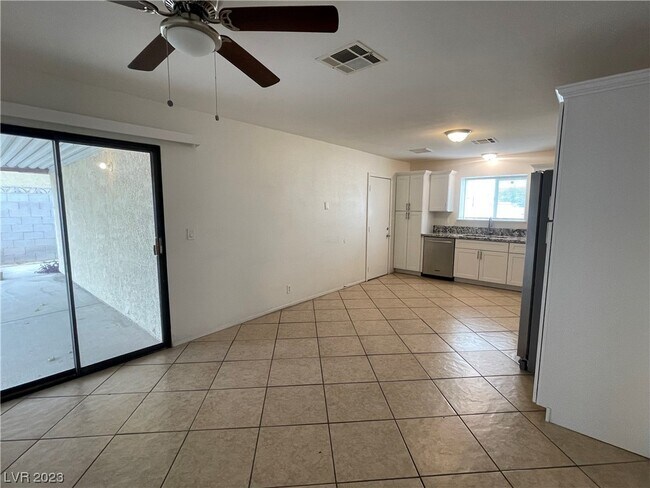 Foto del edificio - 6405 W Roy Rogers Dr