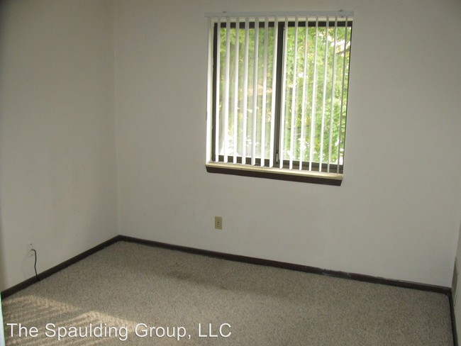 Building Photo - 3900 W Good Hope Rd