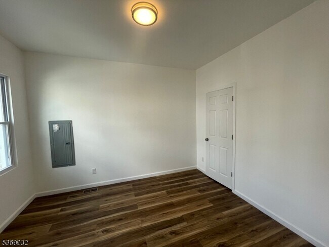 Foto del edificio - 572 N 9th St
