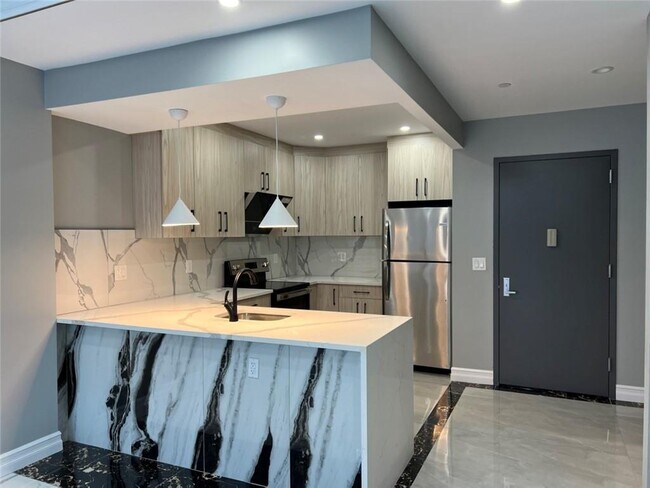 Building Photo - 163 MacDougal St